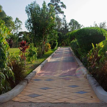 Distinction Gardens Hotel Siaya Exterior photo