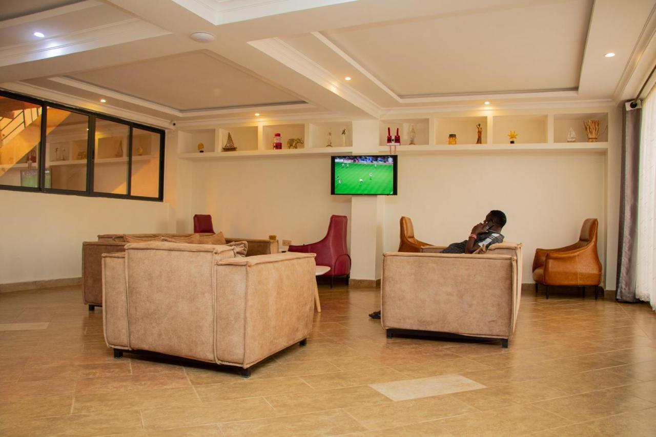 Distinction Gardens Hotel Siaya Exterior photo